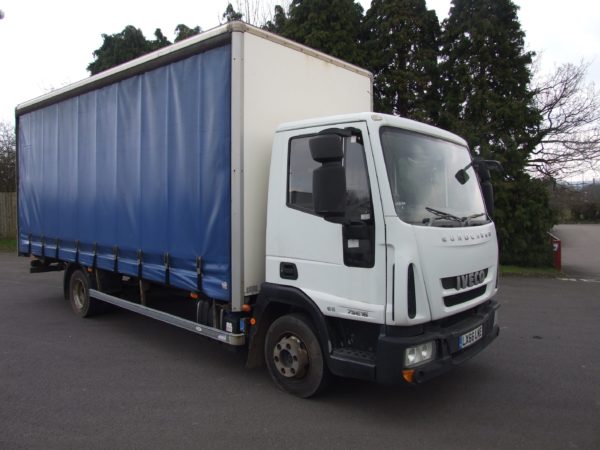 IVECO 75 E16 CURTAINSIDE SIDE VIEW