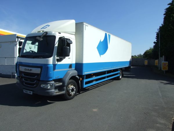 DAF LF55 14T BOX SIDE VIEW