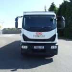 Iveco 180 E25 Curtain. Front view