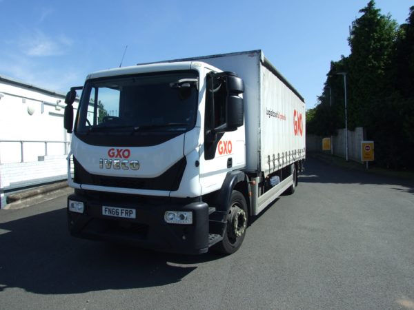 18T Iveco Curtain side. Front view