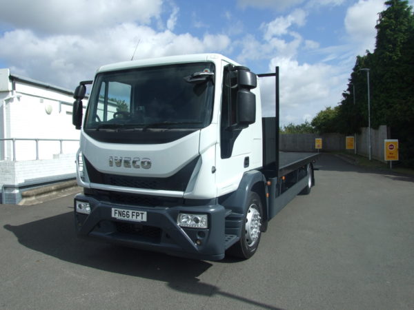 IVECO 180 E24 FLATBED SIDE VIEW