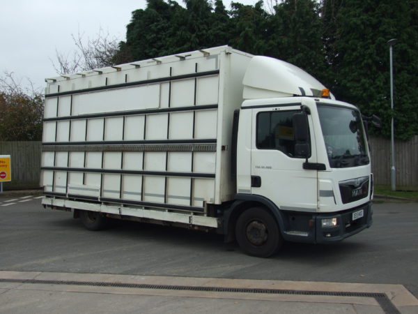 MAN TGL12.180 GLASS CARRIER SIDE VIEW