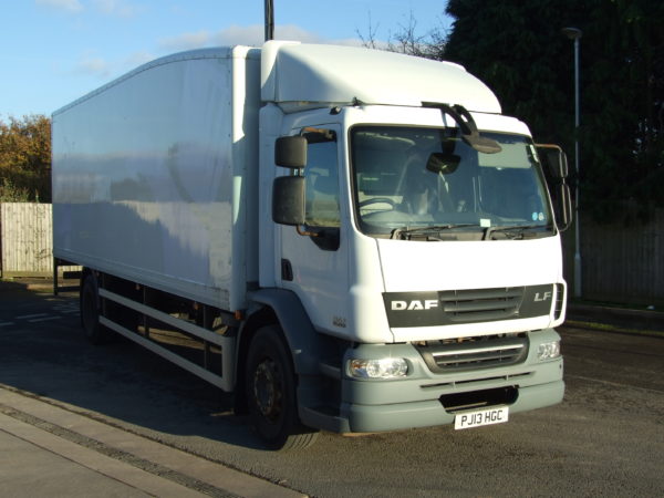 DAF 55.220 BOX SIDE VIEW