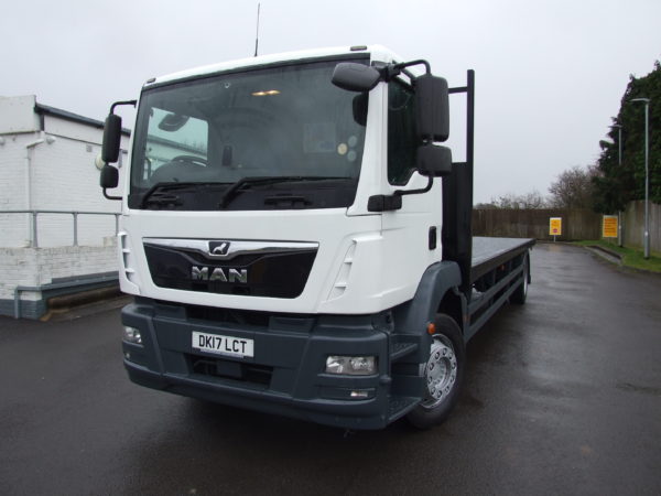 MAN TGM 18.250 FLATBED SIDE VIEW